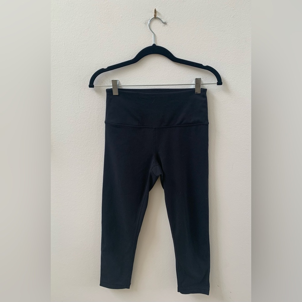 SZ S Zella Black Leggings 
Approximate Inseam 19” 
Excellent Condition